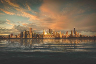 View of Chicago waterfront with Navy Pier at center.